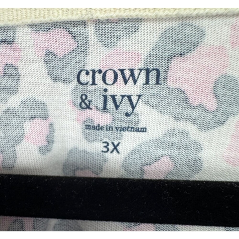 Crown & Ivy Top Women's 3X Pink Leopard Tee Shirt 3/4 Sleeve - Picture 3 of 9